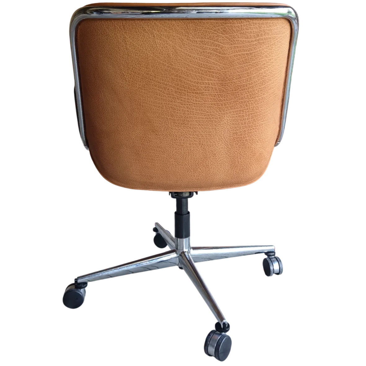 Le dossier du fauteuil de bureau Pollock gainage en cuir neuf